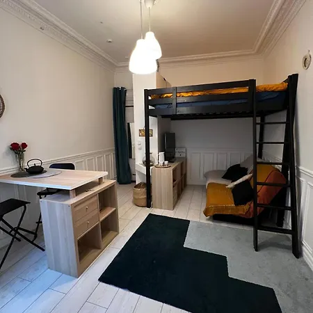 Cosy Proche Pere-lachaise Appartamento
